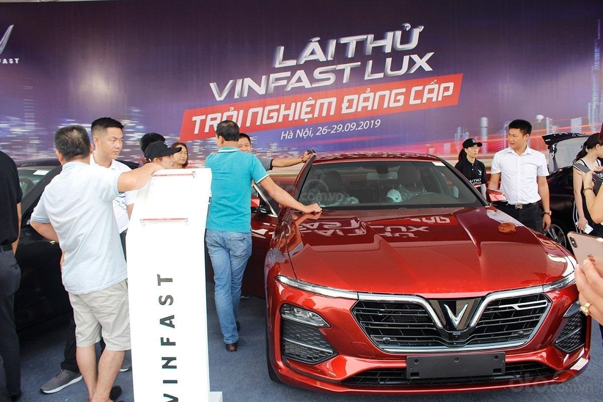 VinFast công bố doanh số, tham vọng xuất xe sang Mỹ vi sao vinfast cong bo doanh thu ban xe cham nua nam