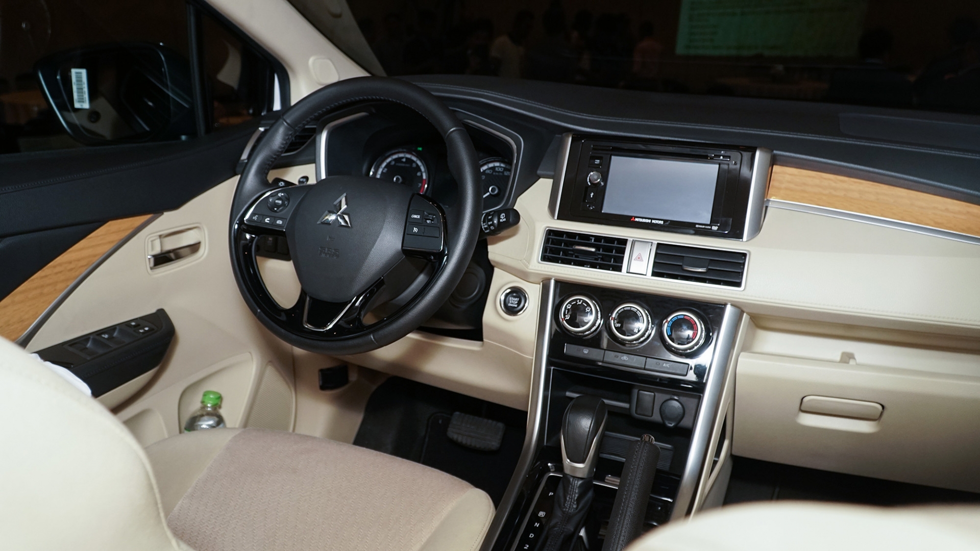 nen chon mitsubishi xpander 2020 hay them tien mua toyota innova 2020