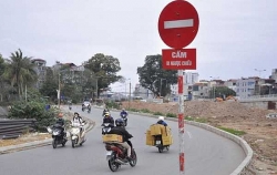video xe tai phong nguoc chieu nguy hiem tren cao toc hn thai nguyen