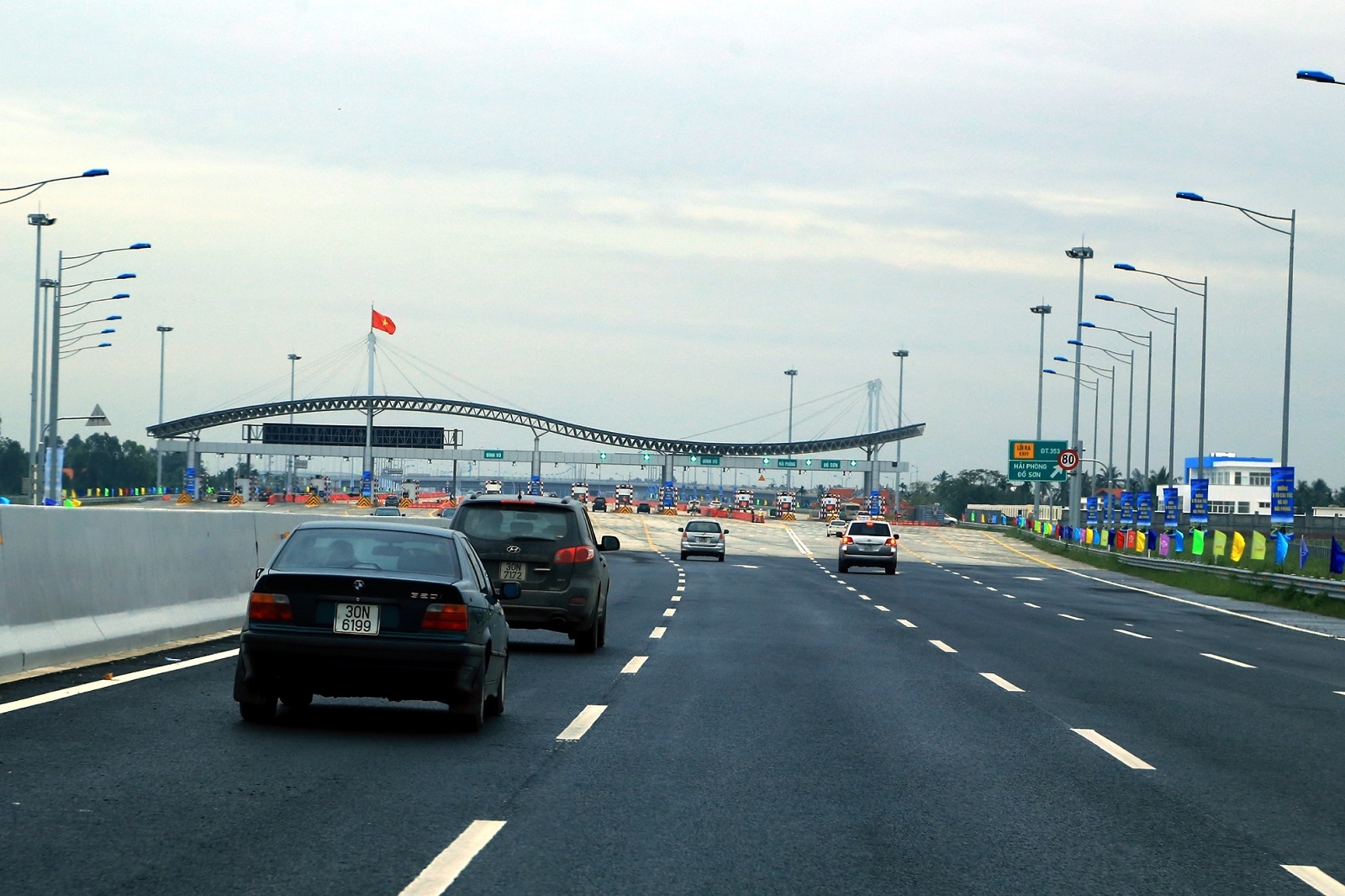 Kinh nghiệm lái xe an toàn trên đường cao tốc kinh nghiem lai xe an toan tren duong cao toc