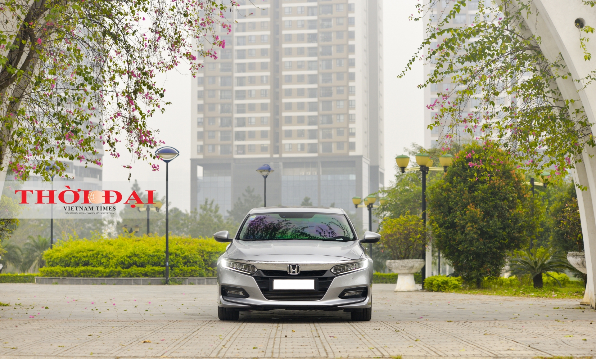 tam gia 13 ty dong chon mercedes benz c 180 toyota camry hay honda accord