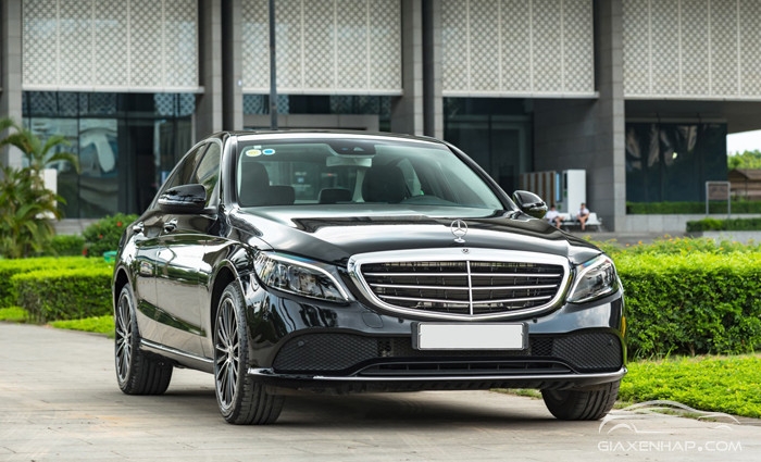 Mercedes C-Class: Chọn C 180 hay thêm 300 triệu mua C 200 Exclusive mercedes c class chon c180 2020 hay them 300 trieu mua c 200 exclusive 2020
