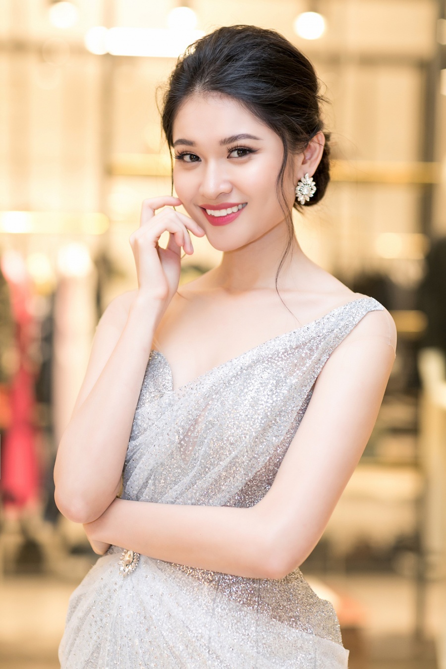 Đỗ Mỹ Linh và loạt người đẹp từng dính scandal "vạ miệng" do my linh va loat nguoi dep tung dinh scandal va mieng