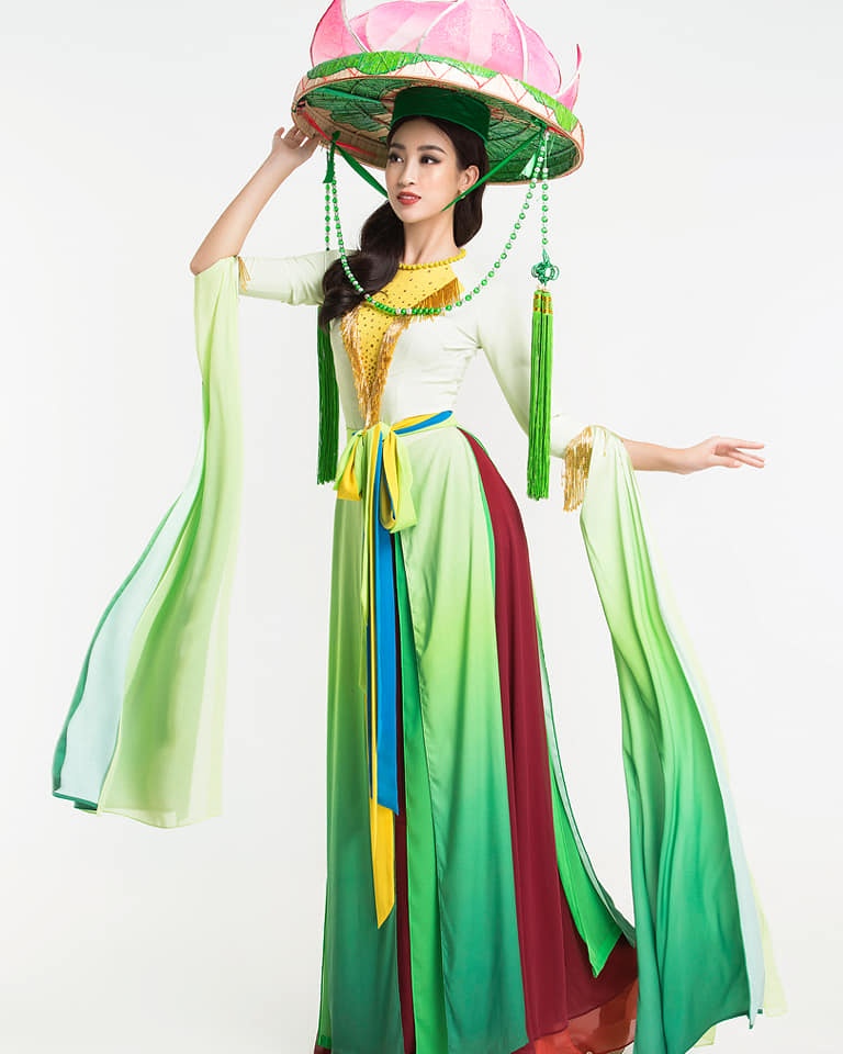 Loạt trang phục dân tộc của người đẹp Việt trong các cuộc thi nhan sắc thế giới nhin lai loat trang phuc dan toc cua nguoi dep viet trong cac cuoc thi nhan sac the gioi