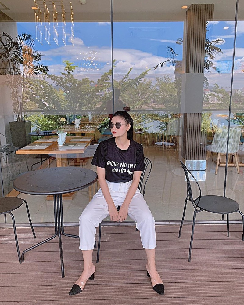 Tin giải trí sao Việt hôm nay (23/9): Hồ Ngọc Hà nói gì trước tin đồn từng yêu đạo diễn? tin giai tri sao viet hom nay 239 ho ngoc ha noi gi truoc tin don tung yeu dao dien