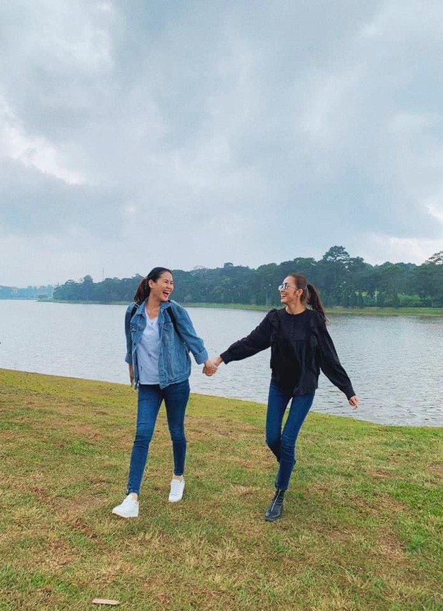 Tin giải trí sao Việt hôm nay (23/9): Hồ Ngọc Hà nói gì trước tin đồn từng yêu đạo diễn? tin giai tri sao viet hom nay 239 ho ngoc ha noi gi truoc tin don tung yeu dao dien