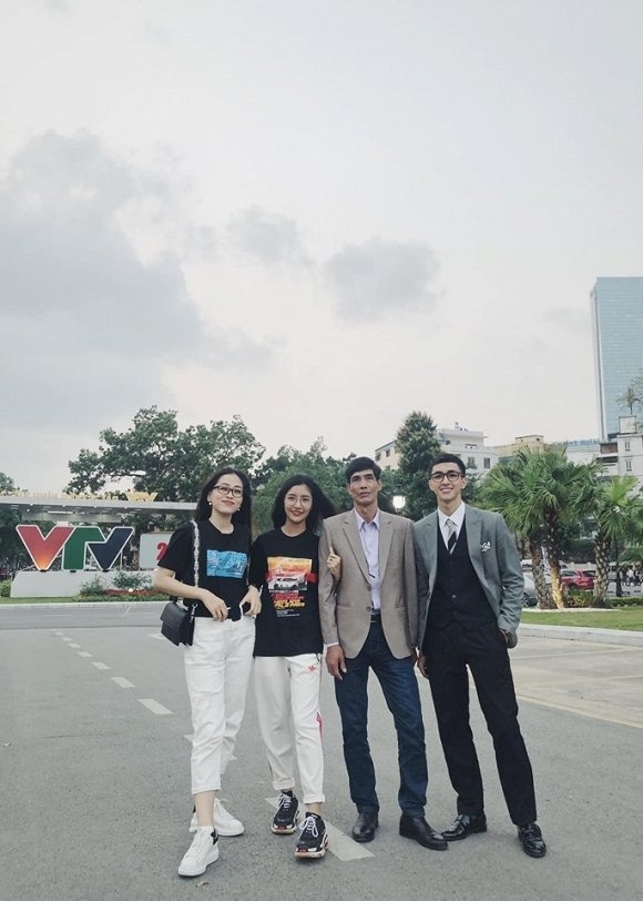 Tin giải trí sao Việt hôm nay (23/9): Hồ Ngọc Hà nói gì trước tin đồn từng yêu đạo diễn? tin giai tri sao viet hom nay 239 ho ngoc ha noi gi truoc tin don tung yeu dao dien