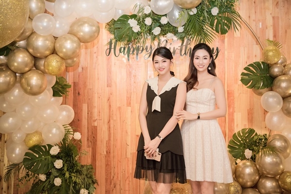 tin giai tri sao viet hom nay 110 son tung m tp bi rach quan khi bieu dien