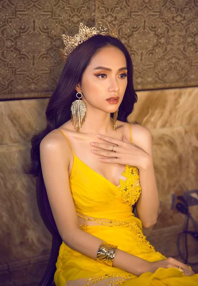 Bản tin Hoa hậu ngày 20/10: Tiểu Vy khoe sắc trên đường phố Hàn Quốc, H'Hen Niê không thể sang Mỹ ban tin hoa hau ngay 2010 tieu vy khoe sac tren duong pho han quoc hoang thuy chot ngay sang my thi hoa hau hoan vu
