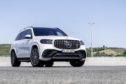 tang gia hon 300 trieu glc 300 4matic 2020 co gi dang tien