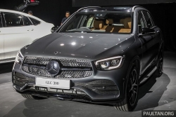 kinh cua so troi nguy co rung mercedes trieu hoi gan 750000 xe