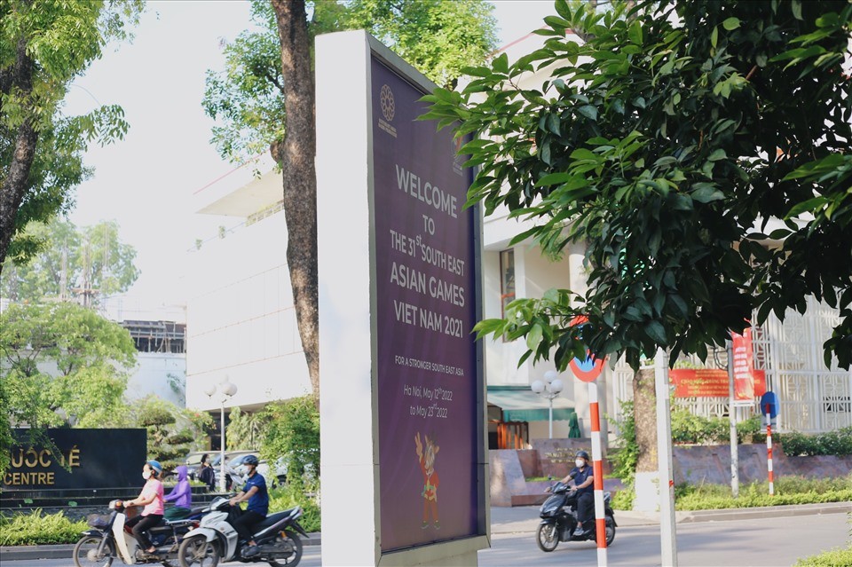 Hà Nội trang trí các hạng mục chờ khai mạc SEA Games 31