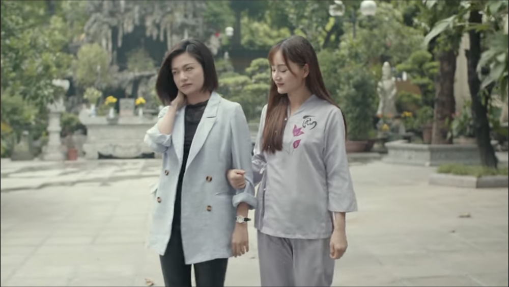 Hồ sơ cá sấu - Tập 20 (tối 22/1): Lan phát hiện có người theo dõi Nguyệt Hồ sơ cá sấu - Tập 20 (tối 22/1): Lan phát hiện có người theo dõi Nguyệt