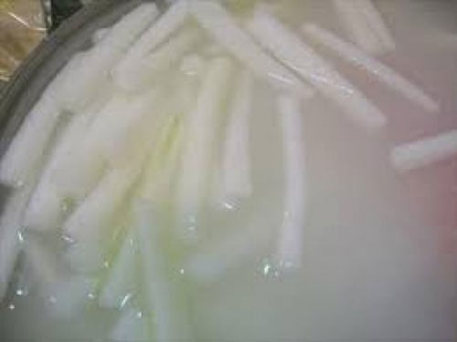 Cách làm mứt bí ngon đơn giản phục vụ Tết Cách làm mứt bí ngon đơn giản phục vụ Tết
