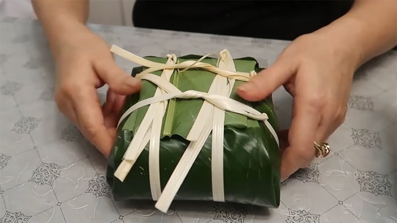 Hướng dẫn gói bánh chưng vuông vắn, đẹp mắt Tết Nhâm Dần 2022 Hướng dẫn gói bánh chưng vuông vắn, đẹp mắt Tết Nhâm Dần 2022