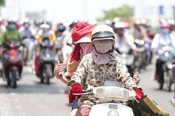 Thời tiết ngày mai 2/2: Nam Bộ trời nắng, chỉ số UV ở mức nguy cơ gây hại rất cao Thời tiết ngày mai 2/2: Nam Bộ trời nắng, chỉ số UV ở mức nguy cơ gây hại rất cao