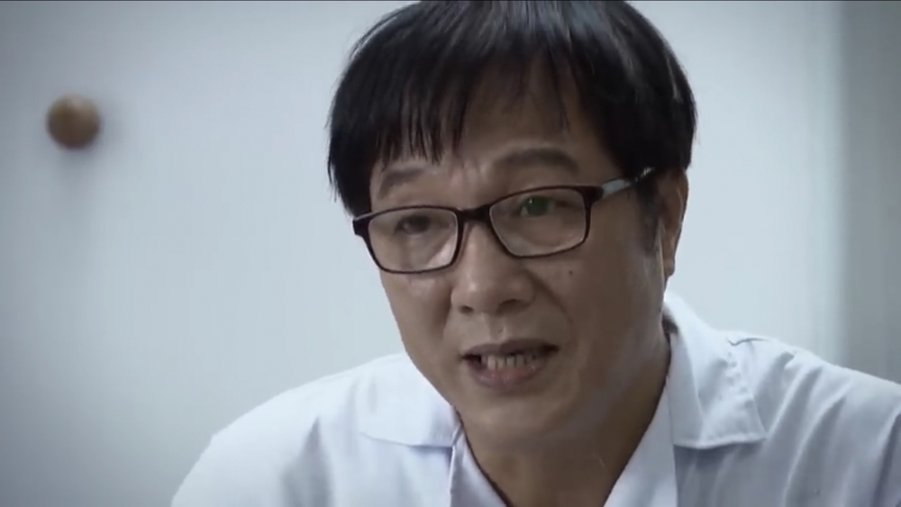 Lửa ấm - Tập 6 (tối 8/10): Quang đánh bạn, bà Mai yêu cầu vợ chồng Minh tìm bác sĩ tâm lý cho cháu nội Lửa ấm - Tập 6 (tối 8/10): Quang đánh bạn, bà Mai yêu cầu vợ chồng Minh tìm bác sĩ tâm lý cho cháu nội