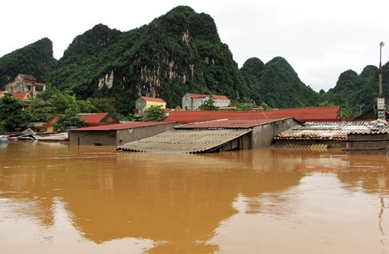 Thời tiết 17/10: Áp thấp nhiệt đới khiến Trung Bộ và Tây Nguyên mưa rất lớn Thời tiết 17/10: Áp thấp nhiệt đới khiến Trung Bộ và Tây Nguyên mưa rất lớn