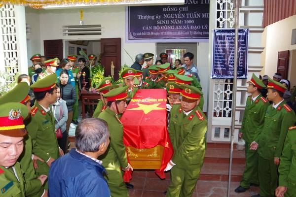 Bắt giam 4 bị can liên quan đến vụ đại úy công an ở Hà Nam hi sinh Bắt giam 4 bị can liên quan đến vụ đại úy công an ở Hà Nam hi sinh