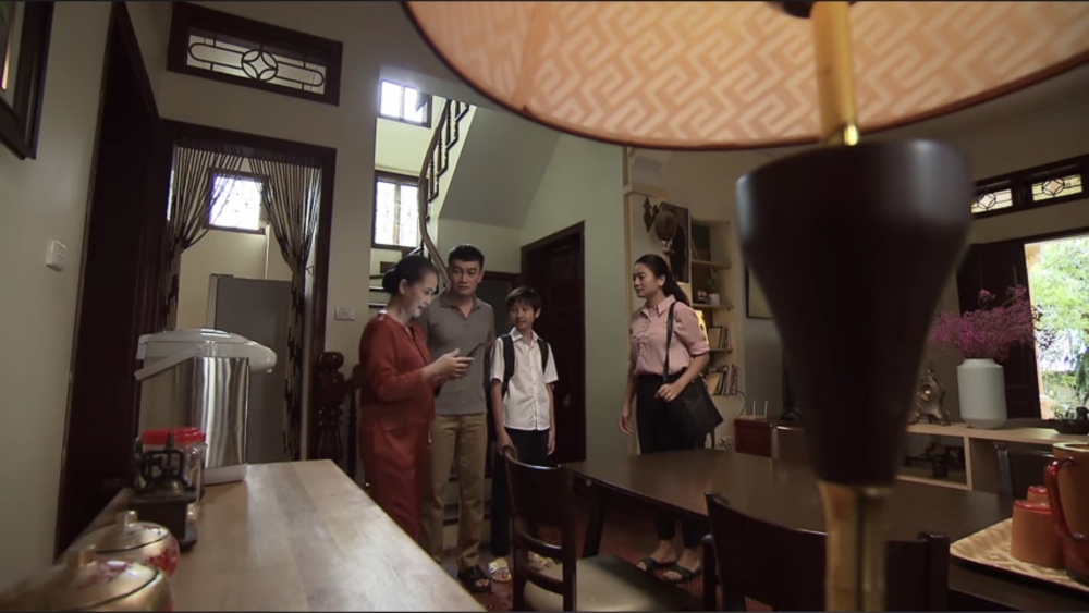 Lửa ấm - Tập 39 (tối 24/11): Thủy ghen, Ngọc trơ trẽn thuyết phục Minh sang Pháp