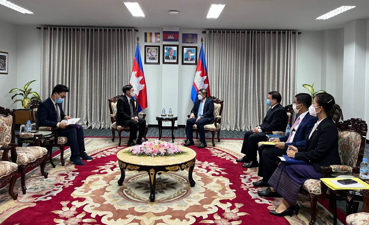 Tổng Lãnh sự Việt Nam tại Sihanoukville Lại Xuân Chiến trình Thư Ủy nhiệm Lãnh sự Tổng Lãnh sự Việt Nam tại Sihanoukville Lại Xuân Chiến trình Thư Ủy nhiệm Lãnh sự