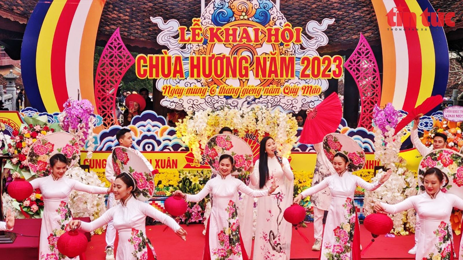 Trang trọng lễ khai hội chùa Hương 2023 Chú thích ảnh