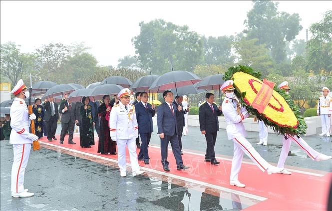 Lãnh đạo Đảng, Nhà nước vào Lăng viếng Chủ tịch Hồ Chí Minh Chú thích ảnh