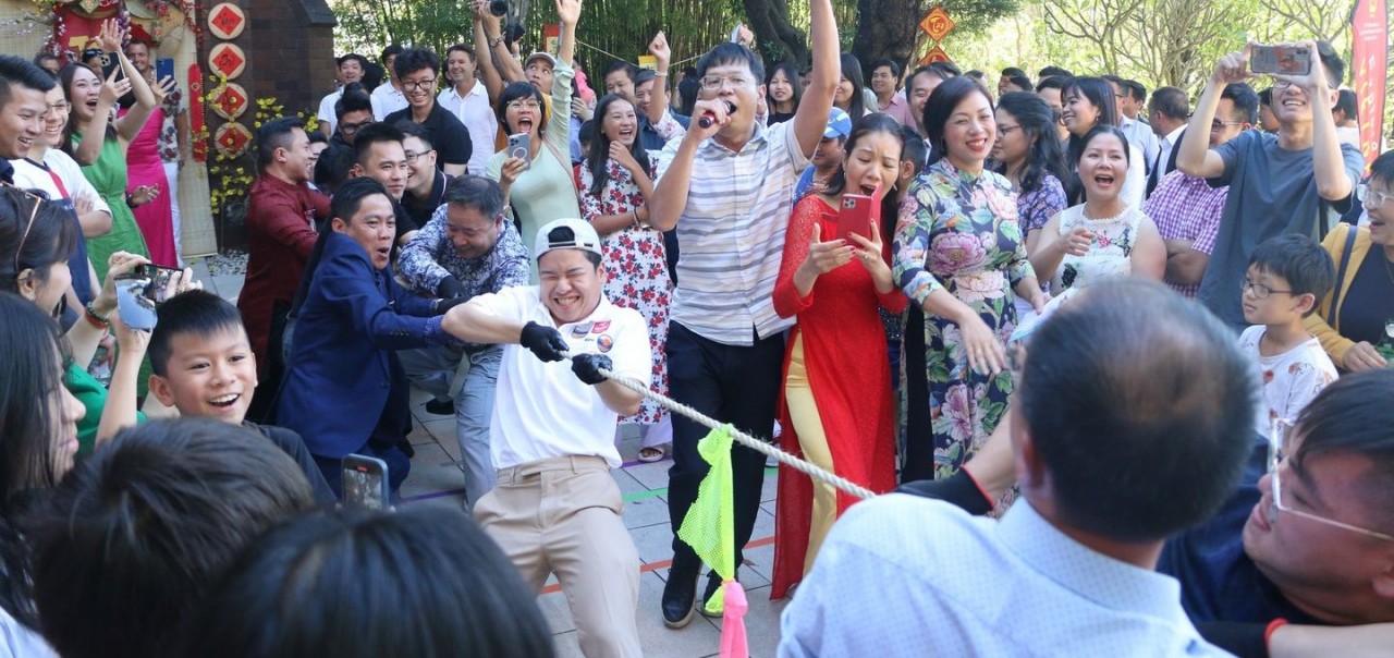 Tổng lãnh sự quán Việt Nam tại Sydney gắn kết cộng đồng qua các trò chơi dân gian ngày Tết Tổng lãnh sự quán Việt Nam tại Sydney gắn kết cộng đồng qua các trò chơi dân gian ngày Tết
