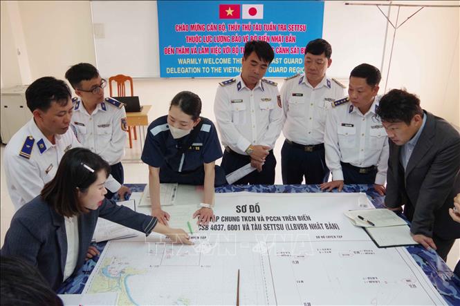 Lực lượng Bảo vệ bờ biển Nhật Bản thăm Bộ Tư lệnh Vùng Cảnh sát biển 2 Chú thích ảnh