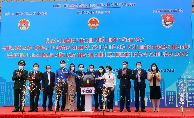 Lễ ký Chương trình phối hợp công tác giữa Sở Lao động - Thương binh và Xã hội Hà Nội với Thành đoàn Hà Nội và phiên giao dịch việc làm thanh niên tại huyện Đông Anh năm 2022 Lễ ký Chương trình phối hợp công tác giữa Sở Lao động - Thương binh và Xã hội Hà Nội với Thành đoàn Hà Nội và phiên giao dịch việc làm thanh niên tại huyện Đông Anh năm 2022