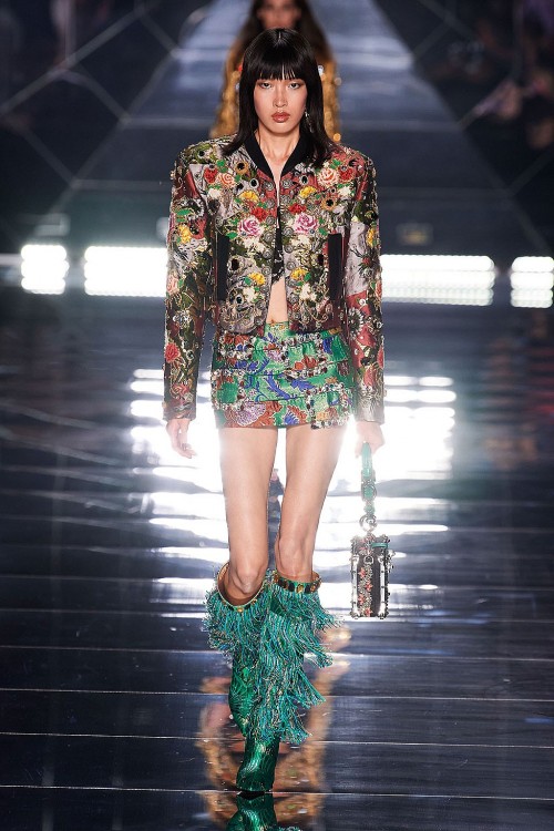 Người mẫu diễn catwalk cho show Dolce & Gabbana Xuân Hè 2022. Ảnh: Dolce & Gabbana Người mẫu diễn catwalk cho show Dolce & Gabbana Xuân Hè 2022. Ảnh: Dolce & Gabbana