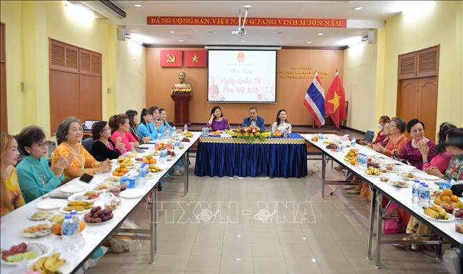 Kiều bào nữ tại Thái Lan tiếp bước truyền thống tốt đẹp của phụ nữ Việt Nam Chú thích ảnh