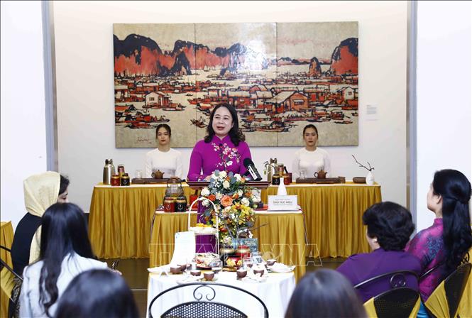 Phó Chủ tịch nước gặp mặt các nữ Đại sứ, Trưởng đại diện các tổ chức quốc tế tại Việt Nam Chú thích ảnh