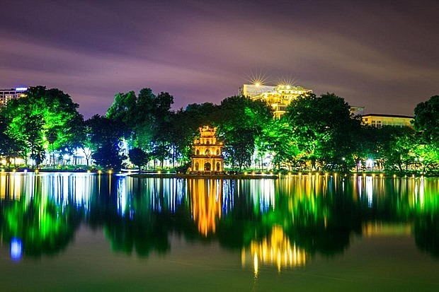 Thủ đô Hà Nội trầm mặc về đêm. Ảnh: CTV/Vietnam+ Thủ đô Hà Nội trầm mặc về đêm. Ảnh: CTV/Vietnam+
