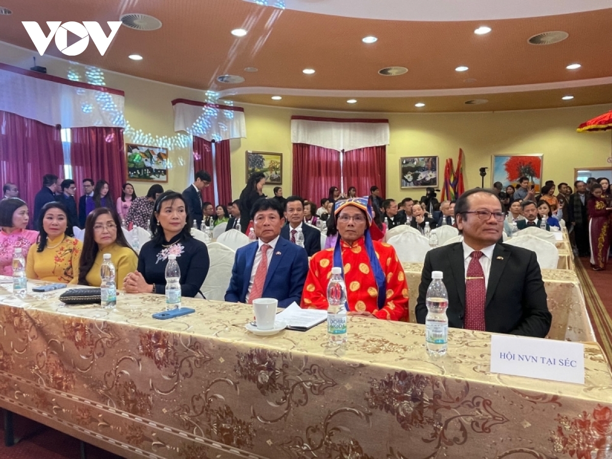 Việt kiều tại Séc long trọng tổ chức Lễ hội Giỗ tổ Hùng Vương 2022