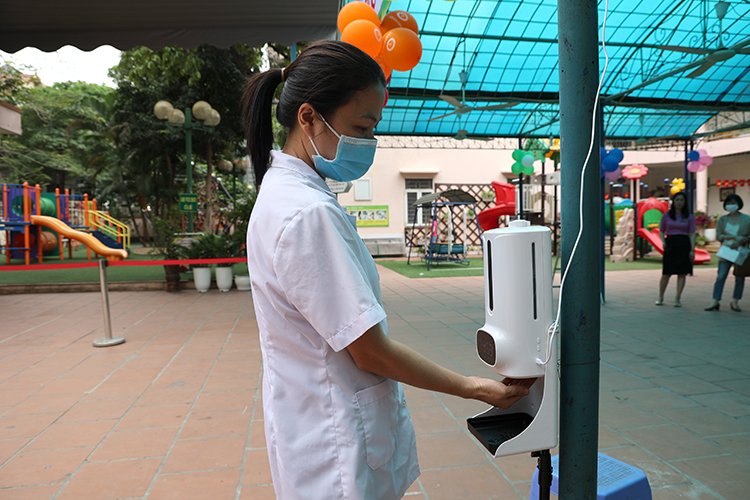Bảo đảm an toàn đón trẻ mầm non trở lại trường Chú thích ảnh