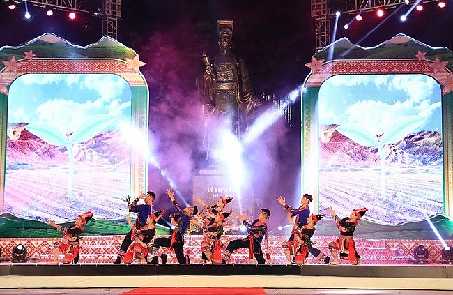Màn múa Khai mạc