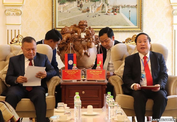 Tống Thanh Hải - Ủy viên Ban Thường vụ Tỉnh ủy, Phó Chủ tịch Thường trực UBND tỉnh tiếp xã giao đồng chí Khăm Lệch Chay Y San - Ủy viên Ban Thường vụ Tỉnh ủy, Phó Tỉnh trưởng tỉnh Phông Sa Lỳ. Tống Thanh Hải - Ủy viên Ban Thường vụ Tỉnh ủy, Phó Chủ tịch Thường trực UBND tỉnh tiếp xã giao đồng chí Khăm Lệch Chay Y San - Ủy viên Ban Thường vụ Tỉnh ủy, Phó Tỉnh trưởng tỉnh Phông Sa Lỳ.