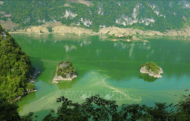Vẻ đẹp lòng hồ sông Đà ở Tủa Chùa Chú thích ảnh