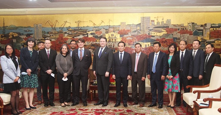 Lãnh đạo thành phố và Đoàn Đại sứ quán Hoa Kỳ tại Việt Nam. Ảnh: Haiphong.gov.vn Lãnh đạo thành phố và Đoàn Đại sứ quán Hoa Kỳ tại Việt Nam. Ảnh: Haiphong.gov.vn