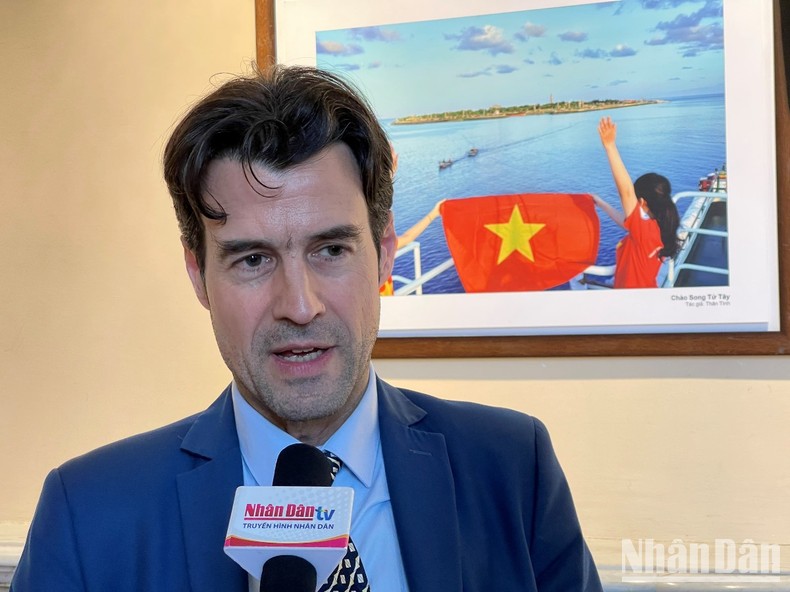 50 năm, một chặng đường dài gắn kết Việt Nam và Pháp 50 năm, một chặng đường dài gắn kết Việt Nam và Pháp ảnh 1