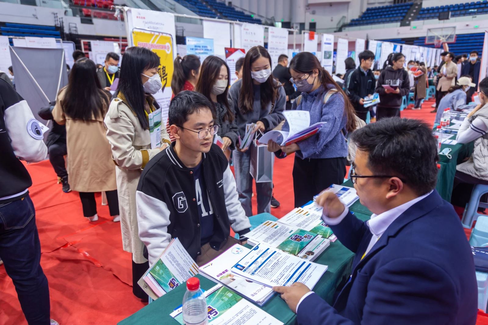 ‘Thế hệ làm thêm’ gen Z bùng nổ ở châu Á Chú thích ảnh