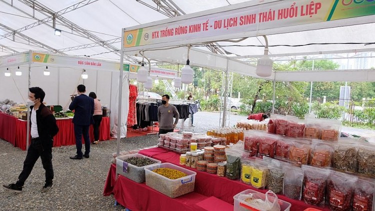 Một điểm giới thiệu sản phẩm OCOP của Hà Nội. Ảnh: Minh Anh/ VGP Một điểm giới thiệu sản phẩm OCOP của Hà Nội. Ảnh: Minh Anh/ VGP