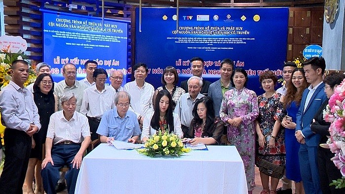 Lễ ký kết hợp tác Dự án Quảng bá ngôn ngữ Việt trong cộng đồng người Việt tại nước ngoài