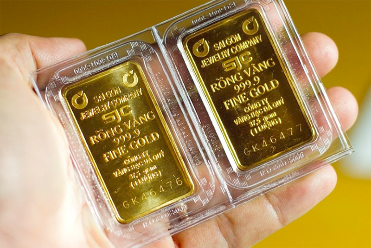 Giá vàng thế giới giảm mạnh trong khi giá vàng trong nước tăng. Ảnh: VOV Giá vàng thế giới giảm mạnh trong khi giá vàng trong nước tăng. Ảnh: VOV