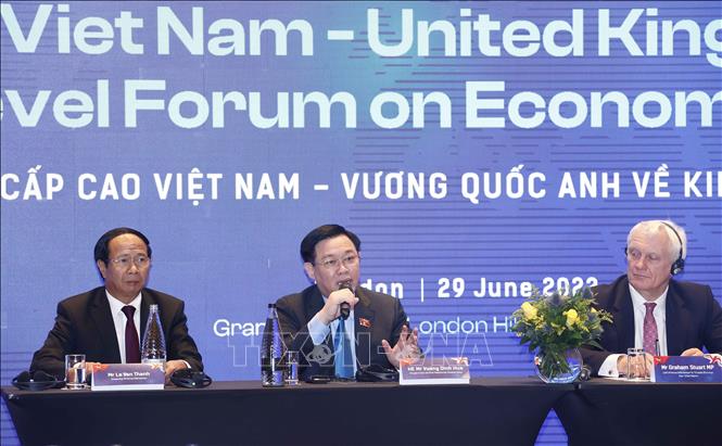 Chủ tịch Quốc hội dự Toạ đàm cấp cao Việt Nam - Anh về kinh tế, thương mại Chú thích ảnh