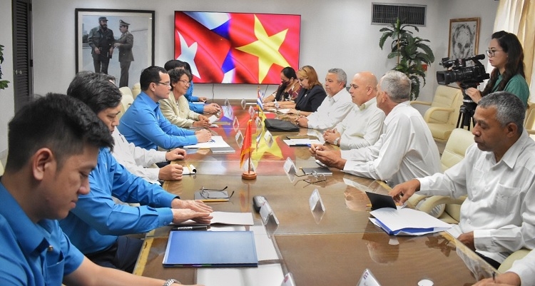 Đoàn đại biểu Công đoàn Việt Nam thăm và làm việc tại Cuba Đoàn đại biểu Công đoàn Việt Nam thăm và làm việc tại Cuba