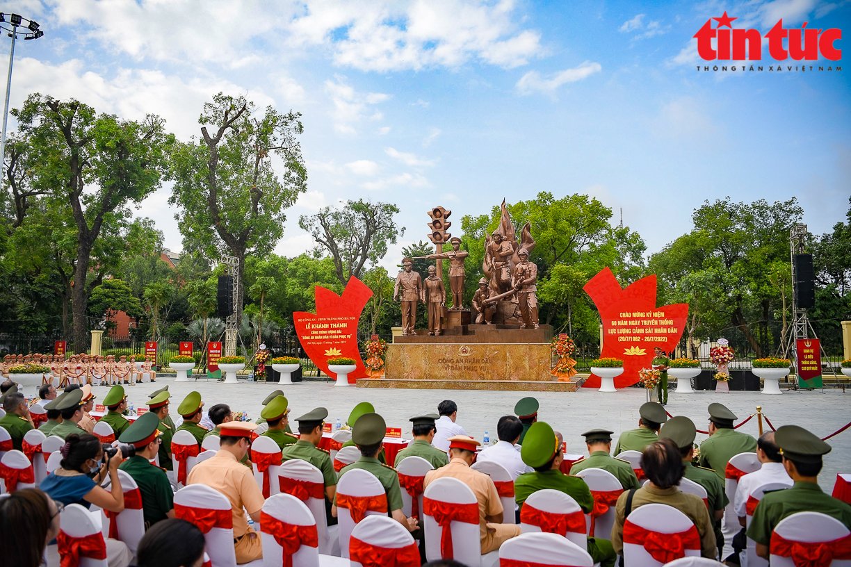 Hà Nội: Khánh thành công trình tượng đài Chú thích ảnh
