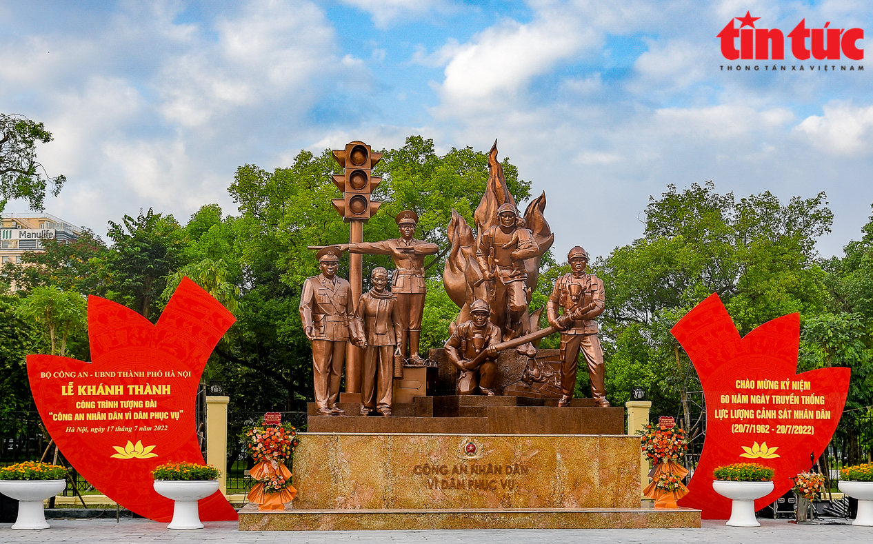 Hà Nội: Khánh thành công trình tượng đài Chú thích ảnh