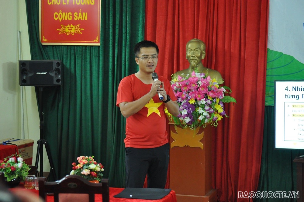 (07.18) Đồng chí Phạm Phú Đạt, cán bộ Vụ Trung Đông-châu Phi Bộ Ngoại giao, chia sẻ về vai trò của đối ngoại trong giai đoạn mới. (Ảnh: Duy Quang) (07.18) Đồng chí Phạm Phú Đạt, cán bộ Vụ Trung Đông-châu Phi Bộ Ngoại giao, chia sẻ về vai trò của đối ngoại trong giai đoạn mới. (Ảnh: Duy Quang)